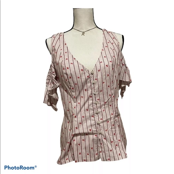 bella & sky Tops - Bella & Sky Tank style / cold shoulder top NWT